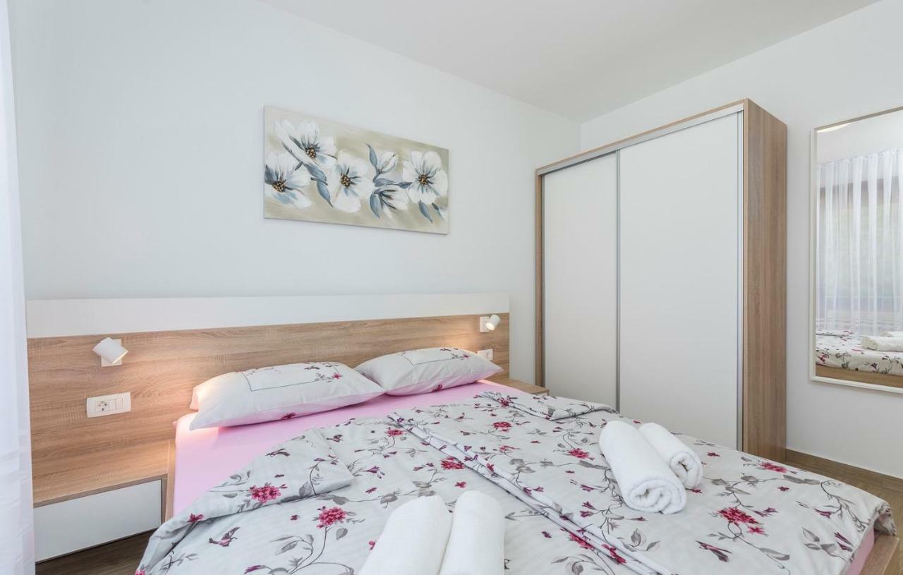 Apartments Hana In Funtana Dış mekan fotoğraf