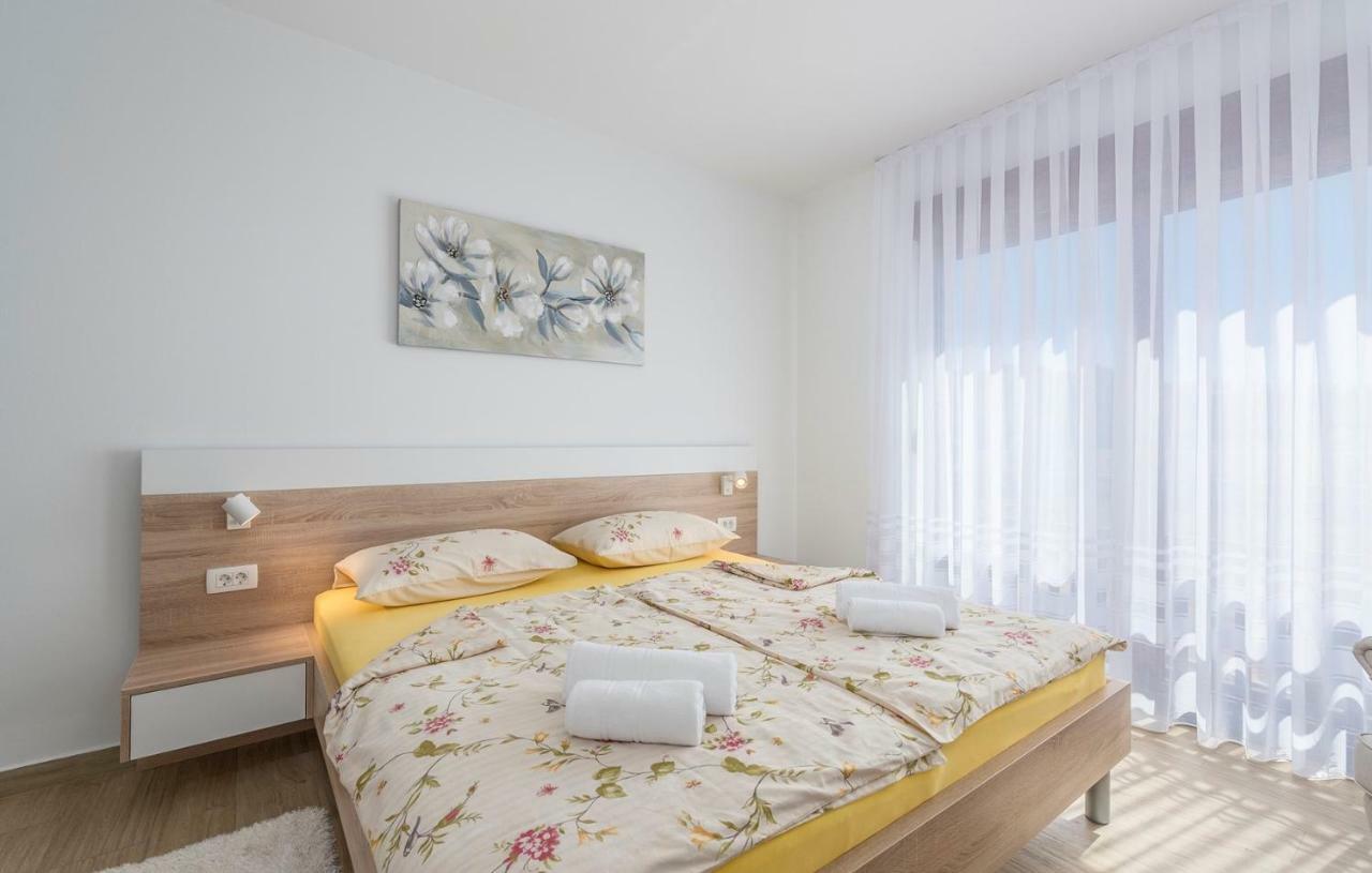 Apartments Hana In Funtana Dış mekan fotoğraf