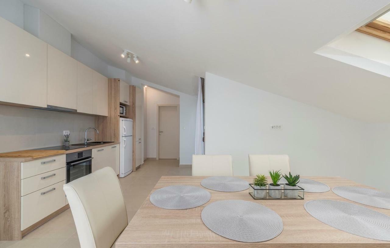 Apartments Hana In Funtana Dış mekan fotoğraf