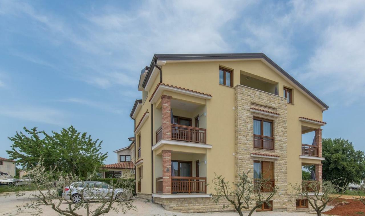 Apartments Hana In Funtana Dış mekan fotoğraf