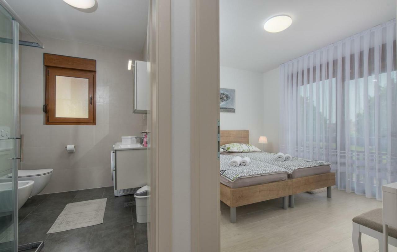 Apartments Hana In Funtana Dış mekan fotoğraf