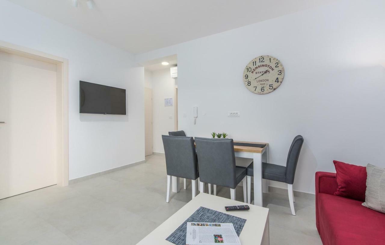 Apartments Hana In Funtana Dış mekan fotoğraf